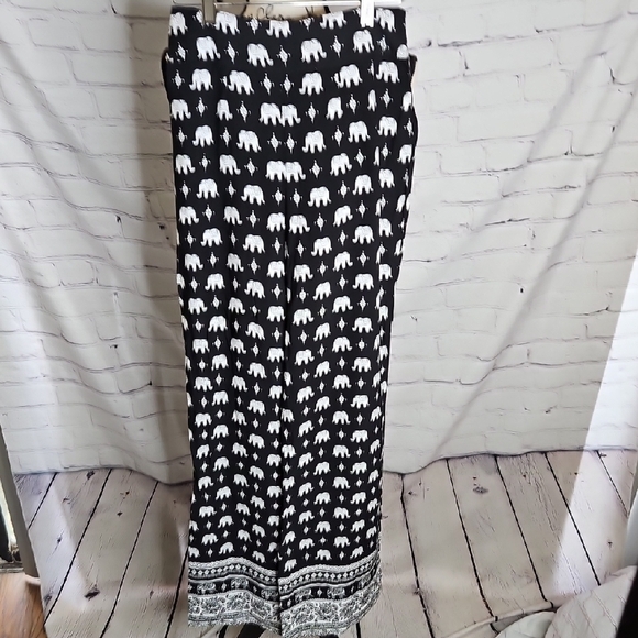 Forever 21 Pants - Forever 21 Elephant Print Palazzo Pants Size Small